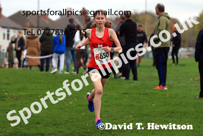 Girls Under-15s relay, 2025 Northern Cross Country Relays, Graves Park, Sheffield. Photo: David T. Hewitson/Sports for All Pics